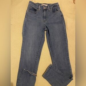Levi's Skinny Jeans in Medium Blue Wash